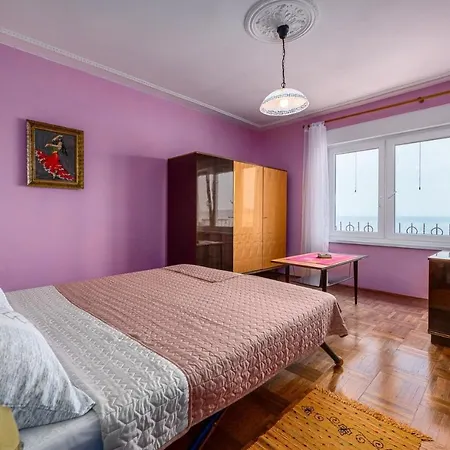 Crveni Appartement *