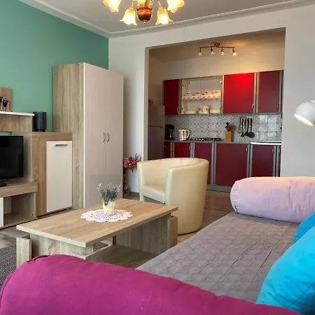 Crveni Appartement *