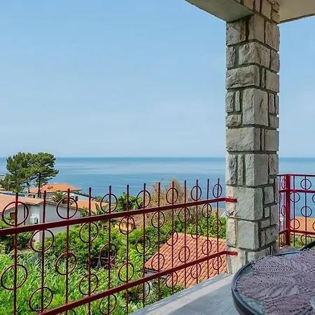 Crveni - A Three Bedroom With A Stunning Sea View * אומאג