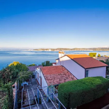 דירה Crveni - A Three Bedroom With A Stunning Sea View