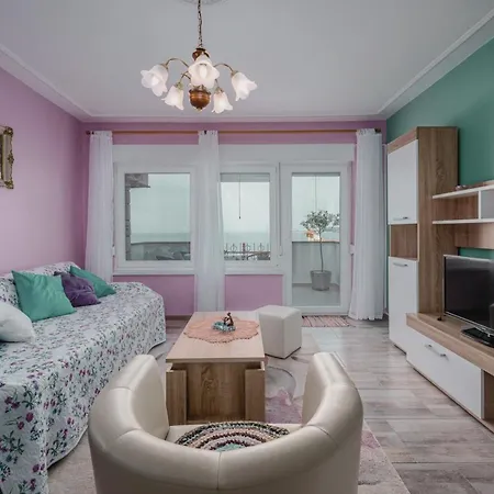 Lejlighed Crveni - A Three Bedroom With A Stunning Sea View *